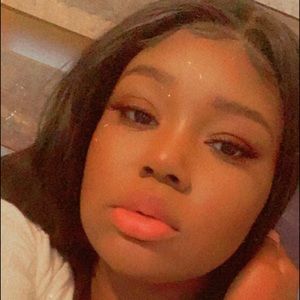 Meet your Posher, Chanel